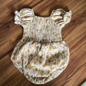 Jessakae collection bubble floral romper 6-9 months